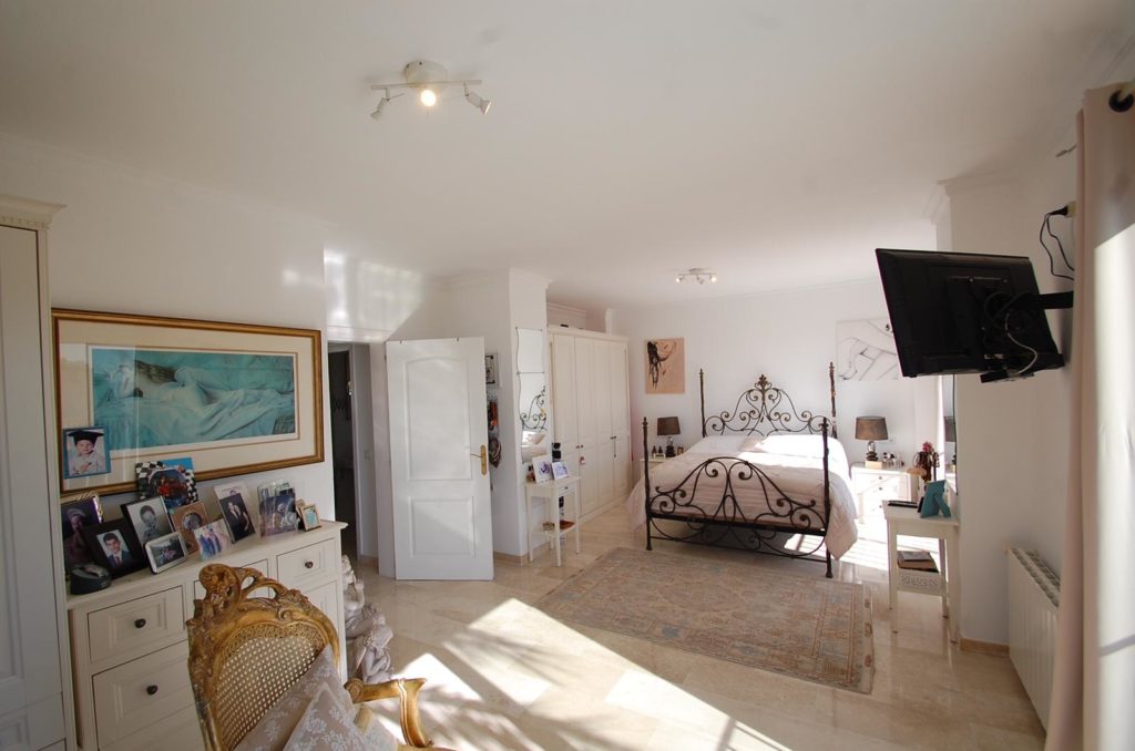 5 bedrooms villa with pool and sea views for rent in Costa den Blanes
