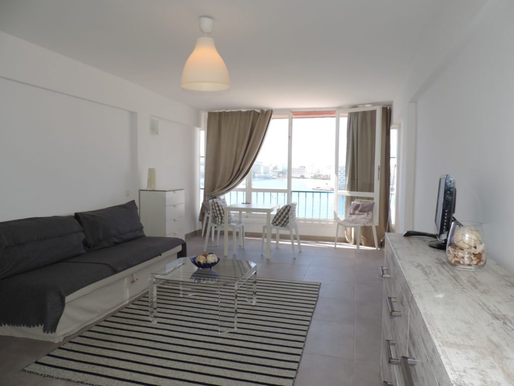 Rent: Palmanova Frontline Beach apartment with stunning views