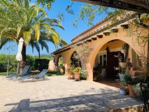 Amazing Country home with 2 guest houses, pool, private tennis court close to Palma